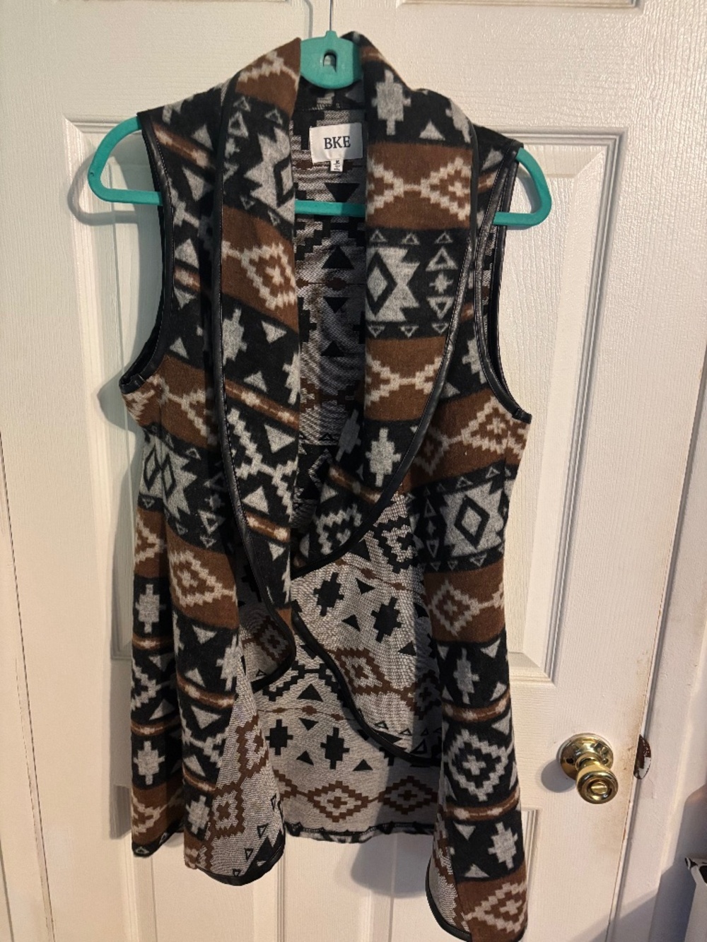 BKE by Buckle Aztec flyaway vest - Size Medium